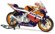 images/productimages/small/Honda RC 211V Nicky Hayden 13602 Guilyo 1;10 origneel.jpg